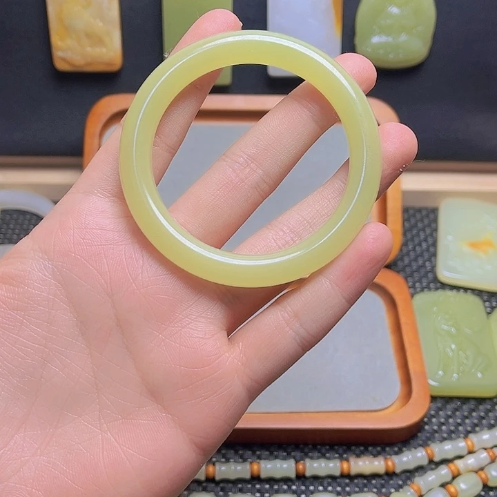 天然手镯一物一拍