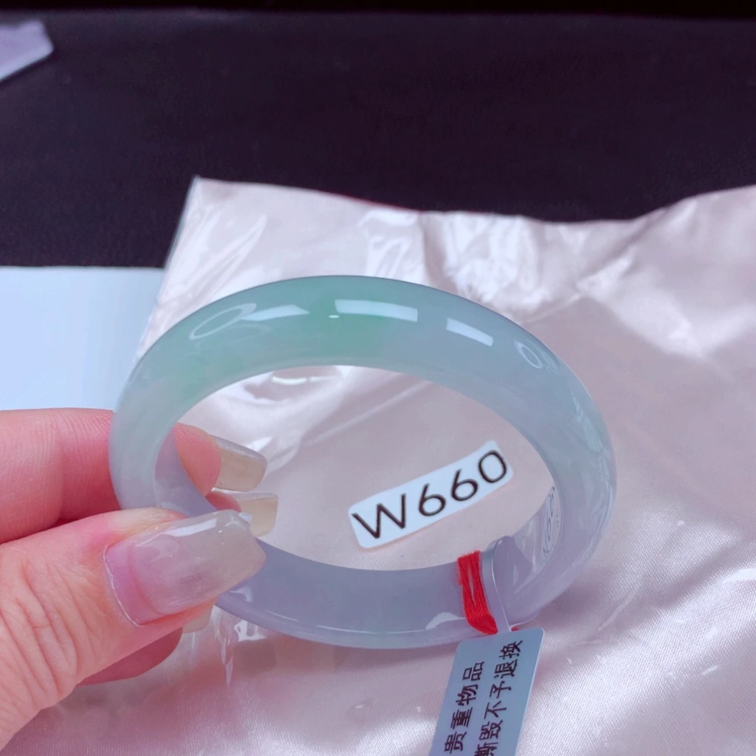 翡翠手镯未镶嵌88