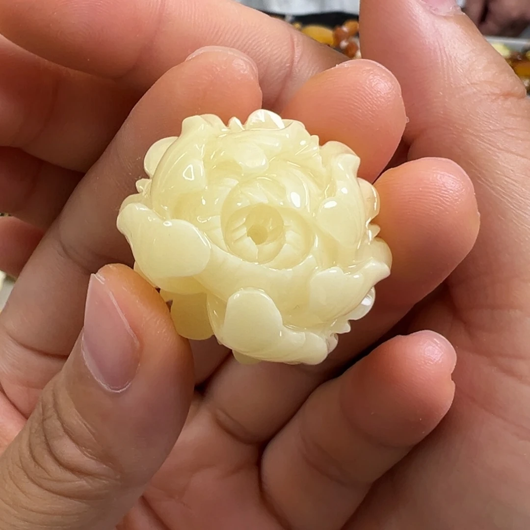 未镶嵌蜜蜡裸石蜜蜡