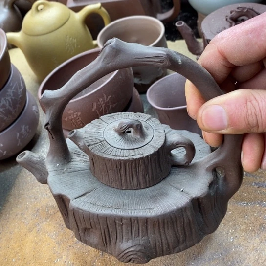 紫砂茶壶随****宜兴紫砂