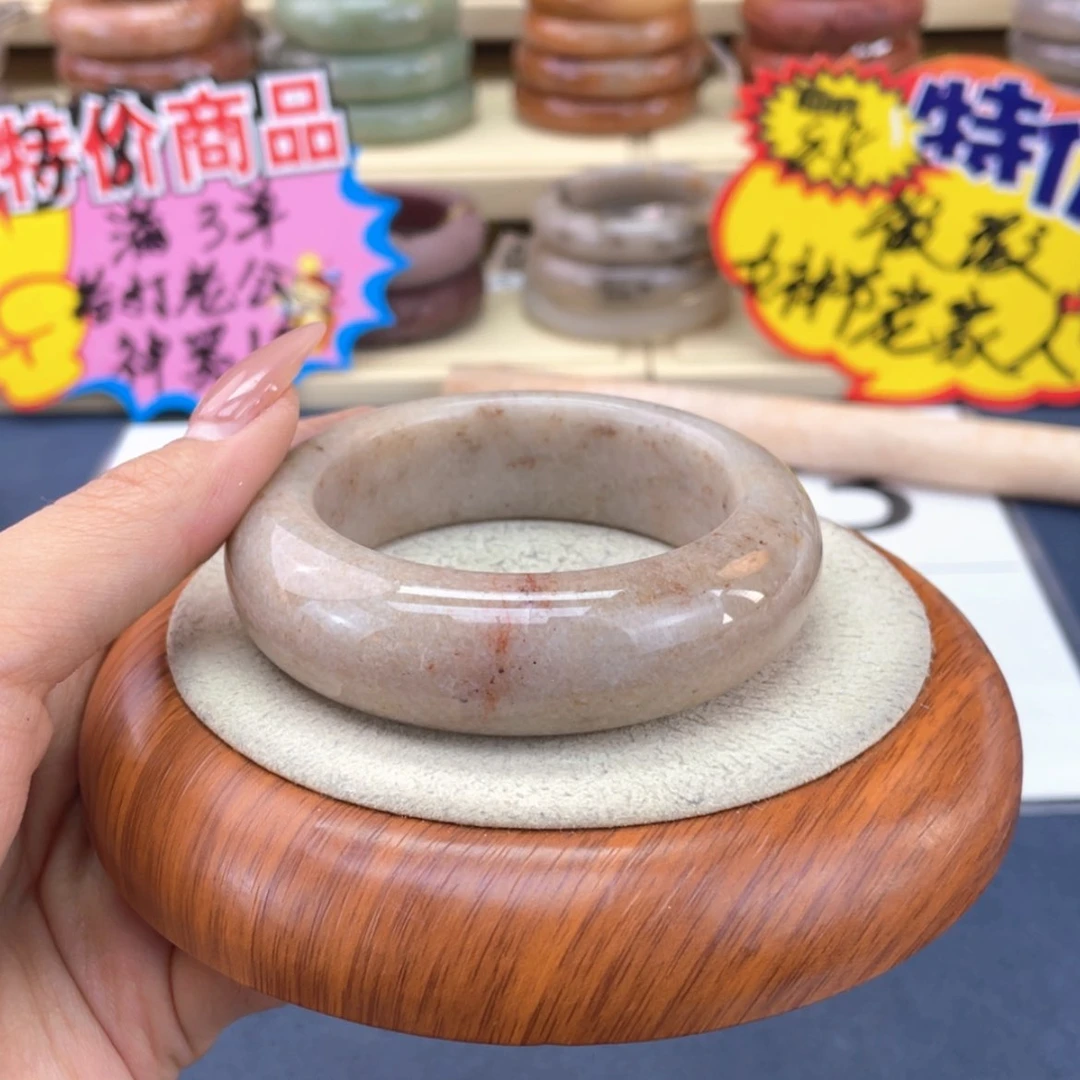 【闪购商品】石英质玉手镯未镶嵌?