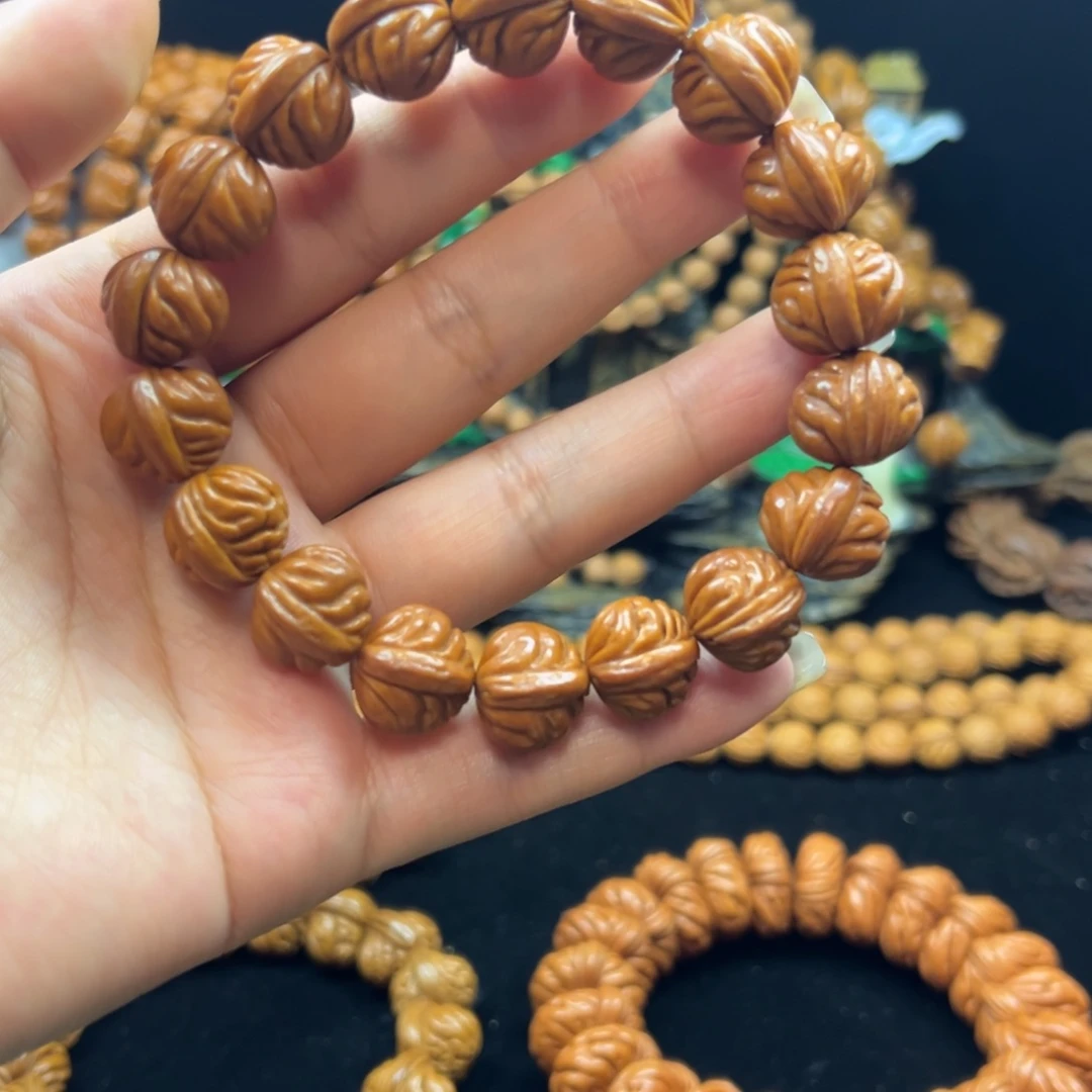 手串桃核金蝉手串