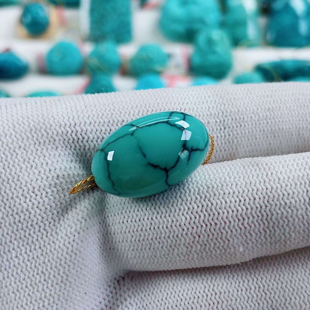 绿松石未镶嵌颈饰E****1