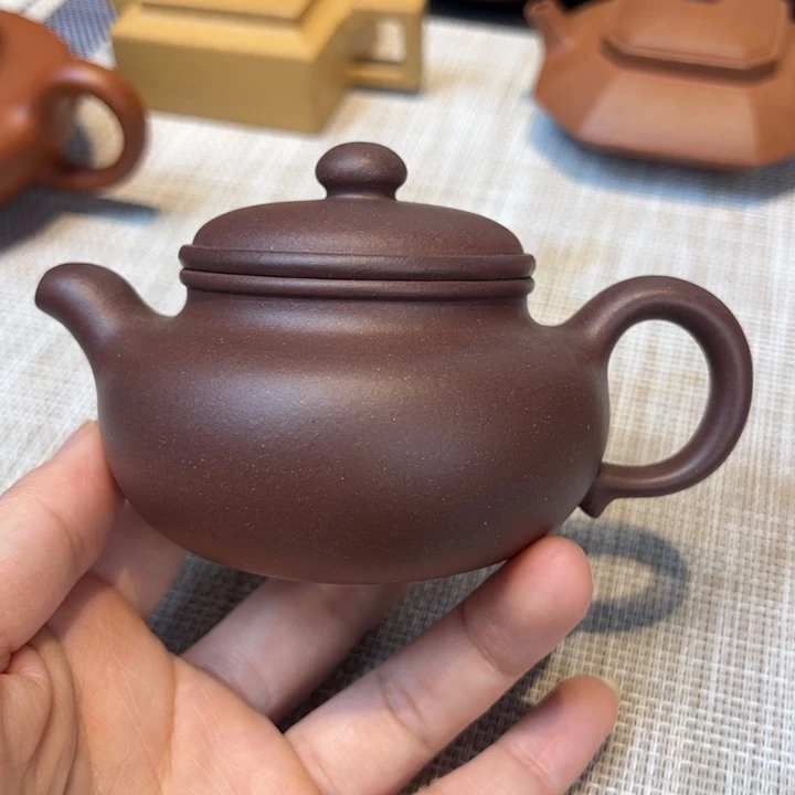 茶壶紫砂仿古，容量150毫升，紫泥
