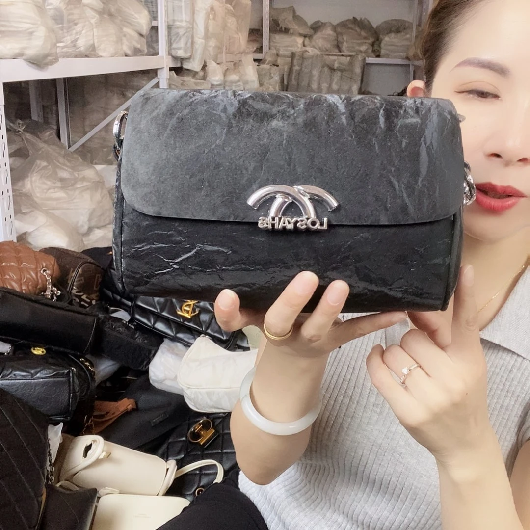 蚕丝小牛剖层皮革PU