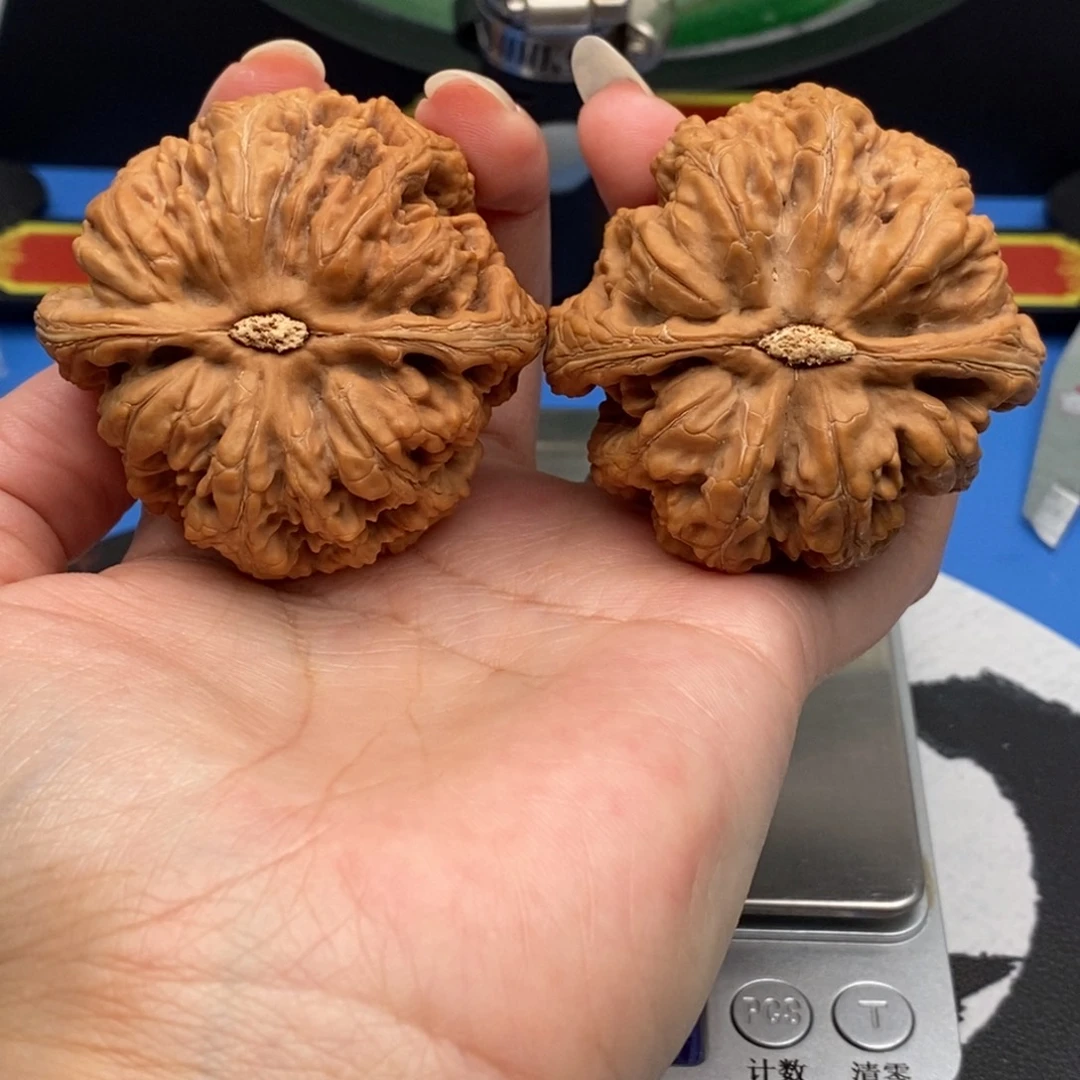 文玩核桃吊坠粗筋