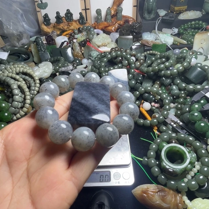 和田玉颈饰未镶嵌?****?