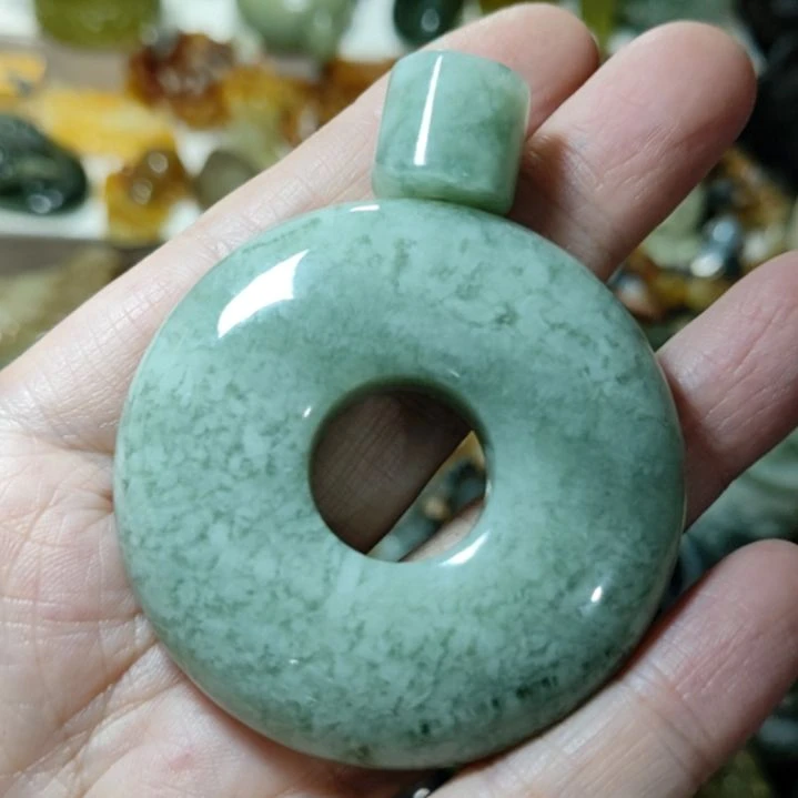 岫玉未镶嵌平安扣