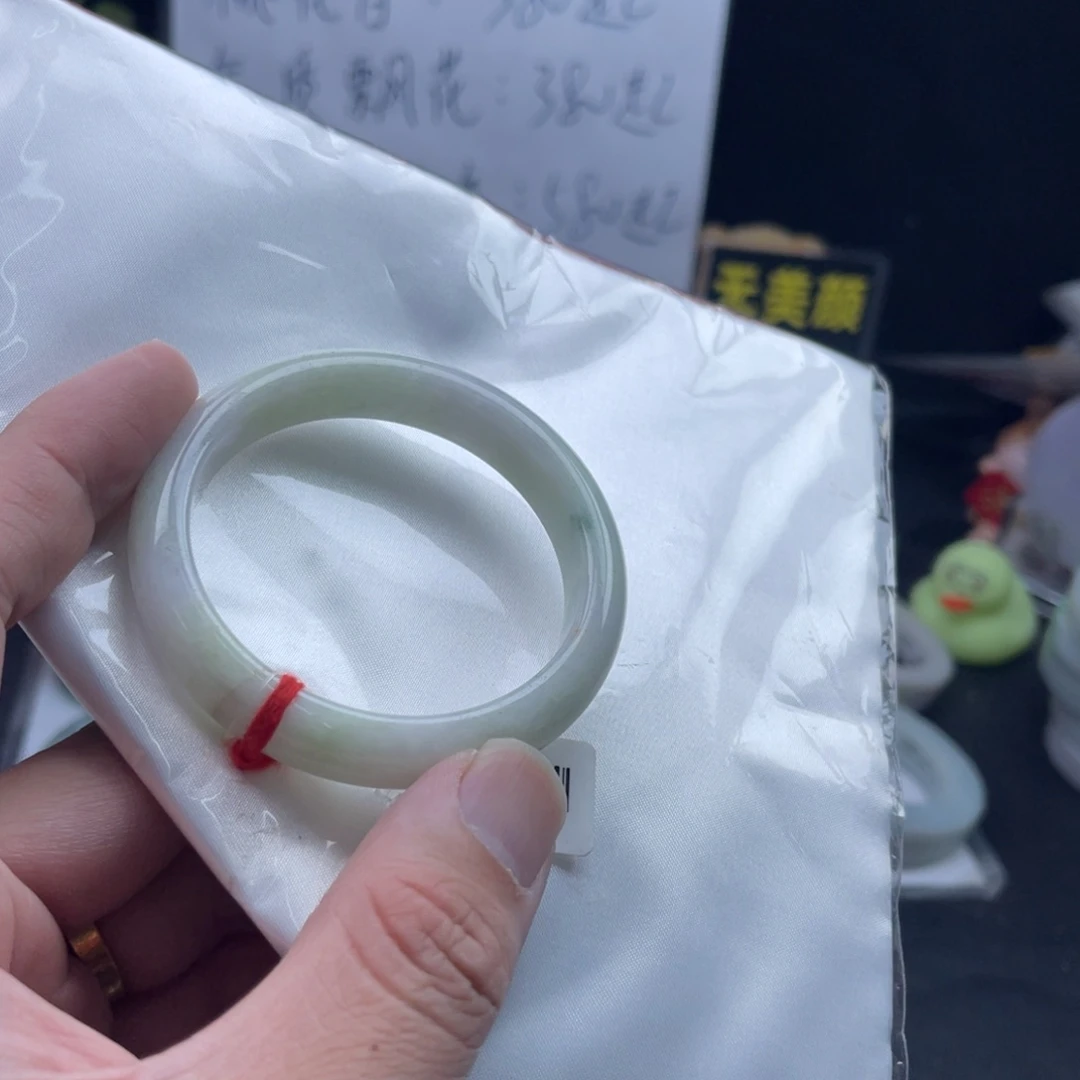 翡翠未镶嵌手镯55