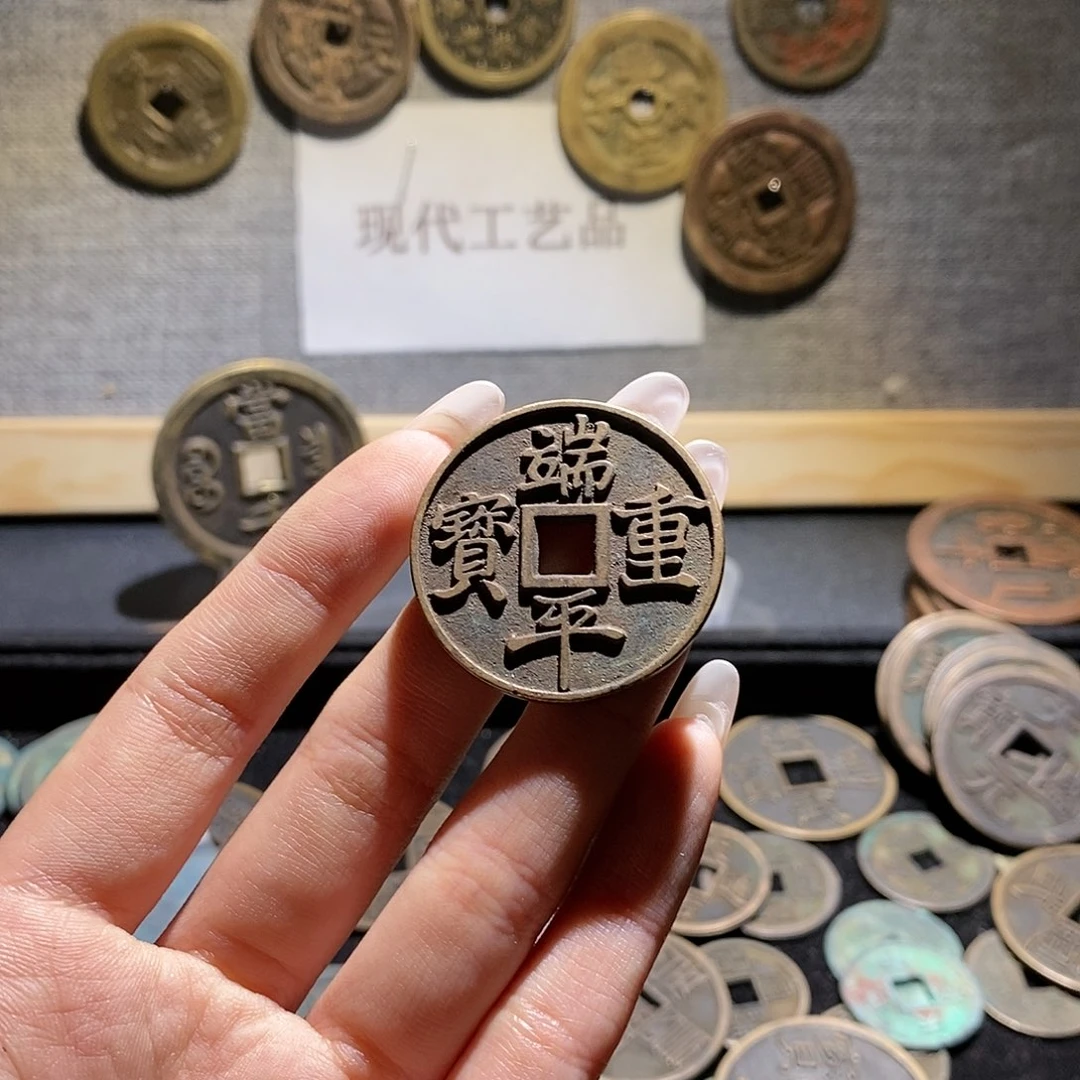 悄***谈铜现代仿制工艺品