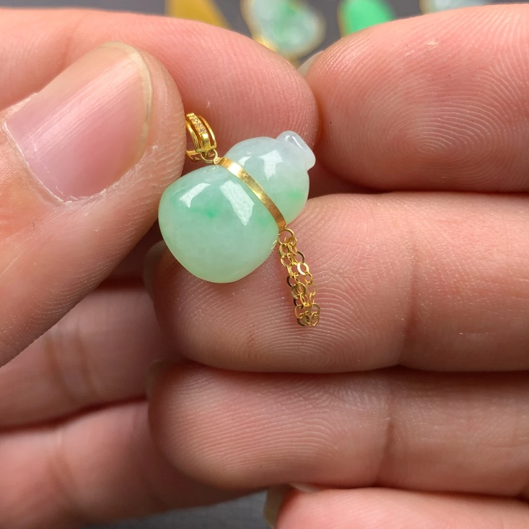 【闪购商品】颈饰18K金镶嵌翡翠翡翠