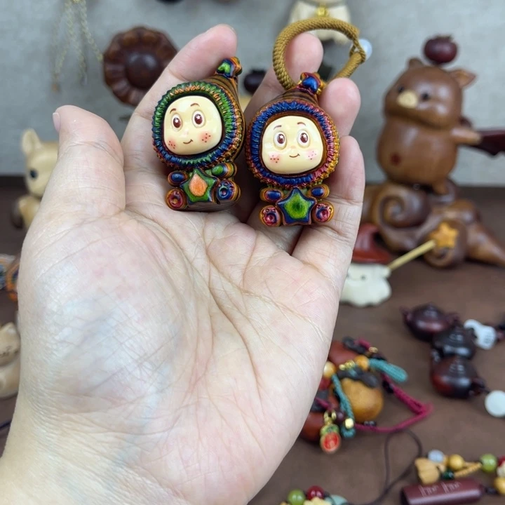 彩虹木娃娃挂件一对