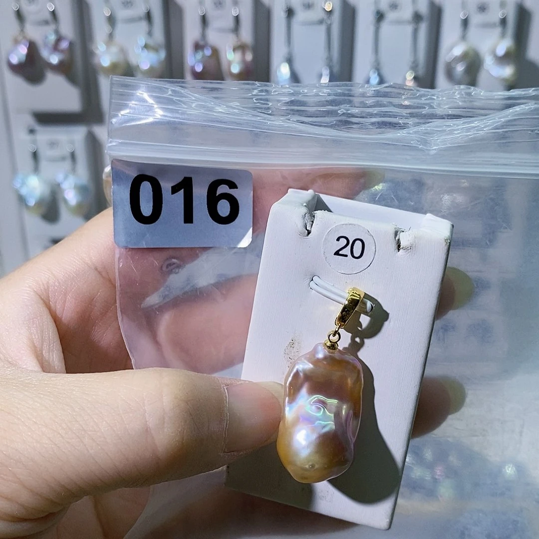 淡水珍珠合金颈饰