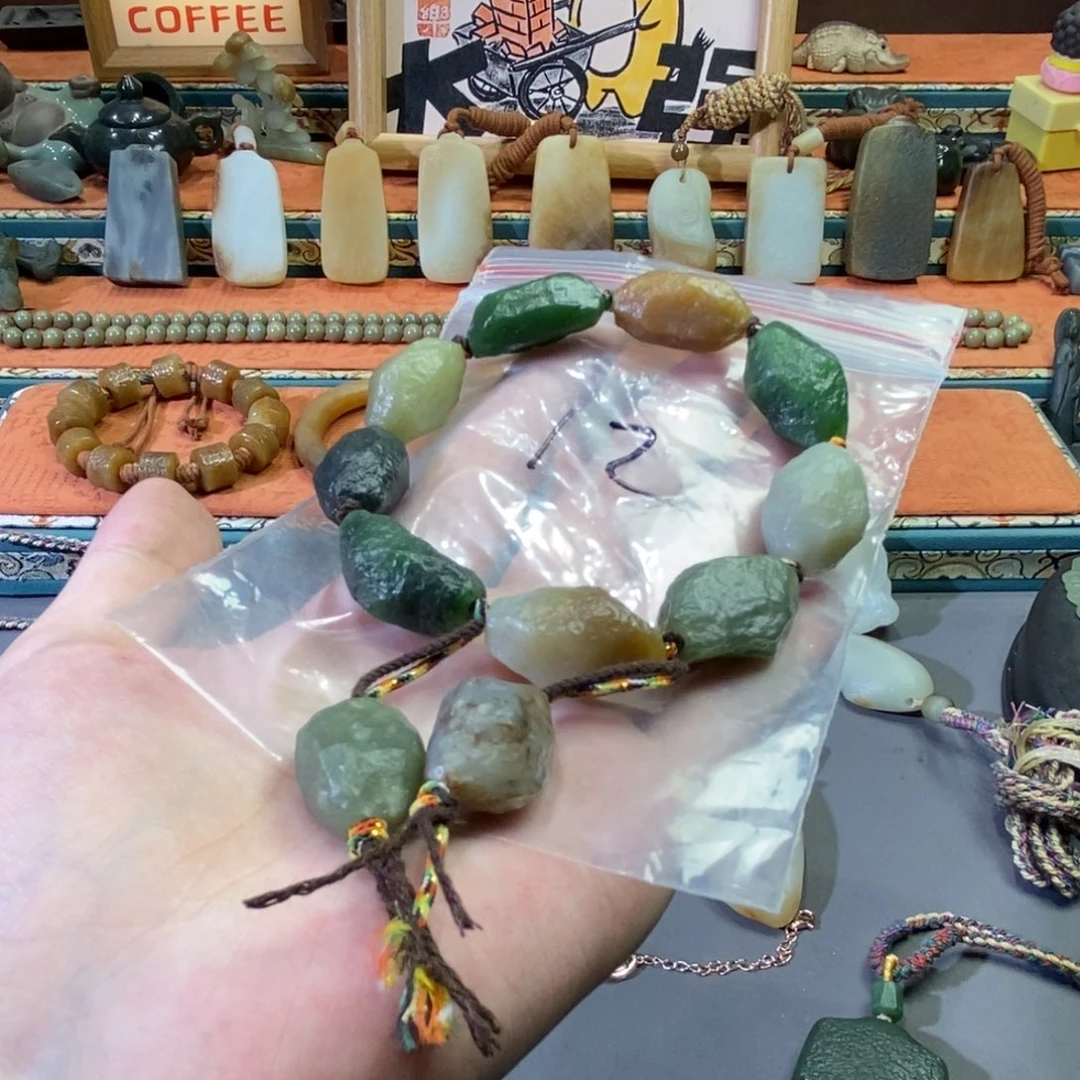 和田玉颈饰未镶嵌妖*