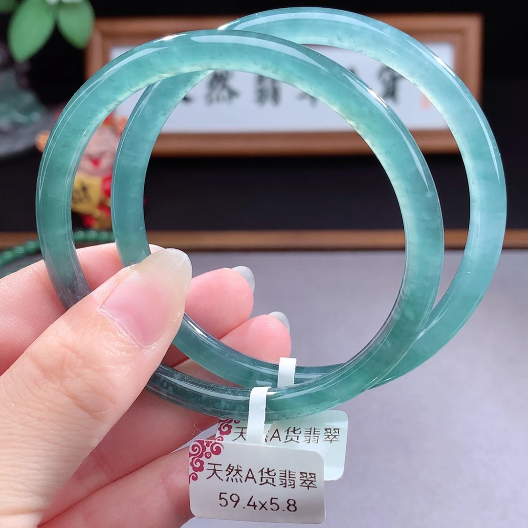 未镶嵌手镯（圆镯）翡翠