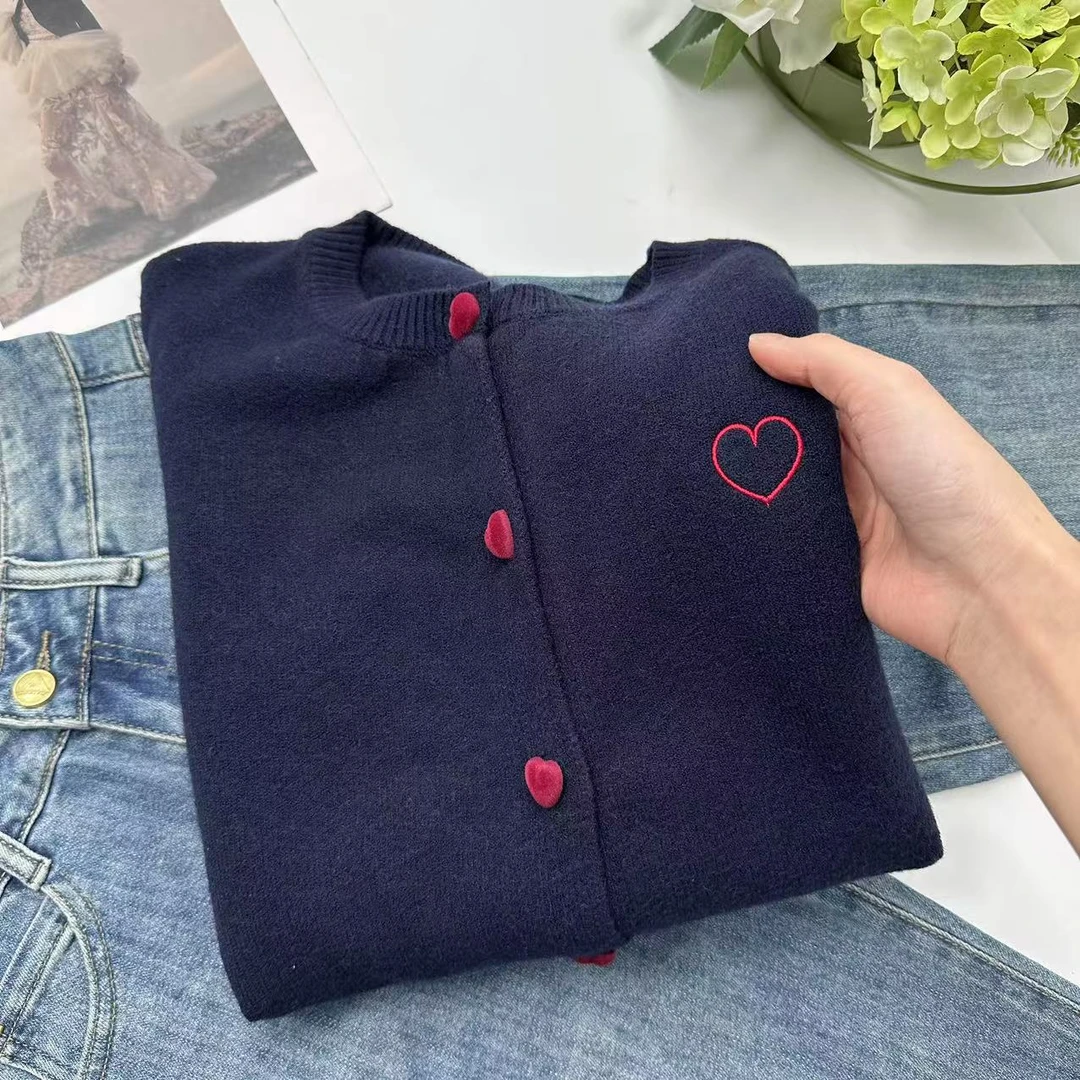 飞飞家 冬款设计感植绒爱心扣圆领针织衫Y6085蓝