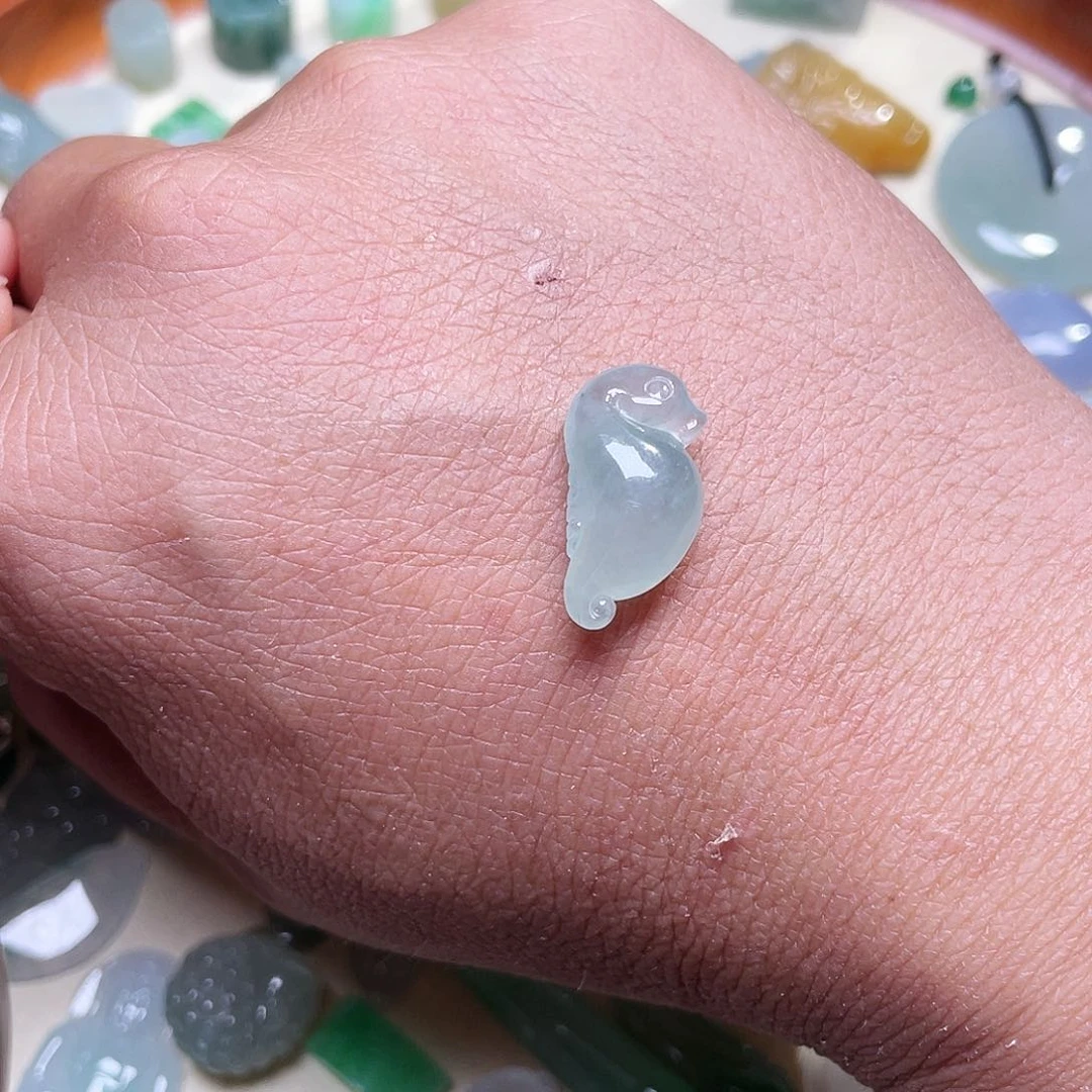 颈饰未镶嵌翡翠海马