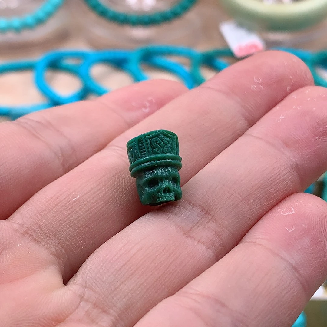 绿松石颈饰未镶嵌