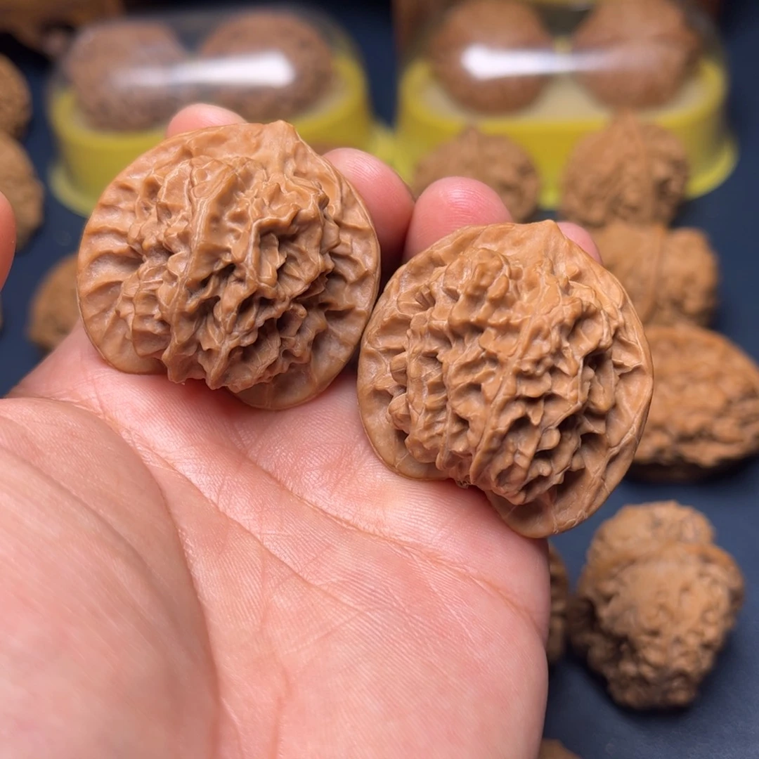 文玩核桃吊坠刀子