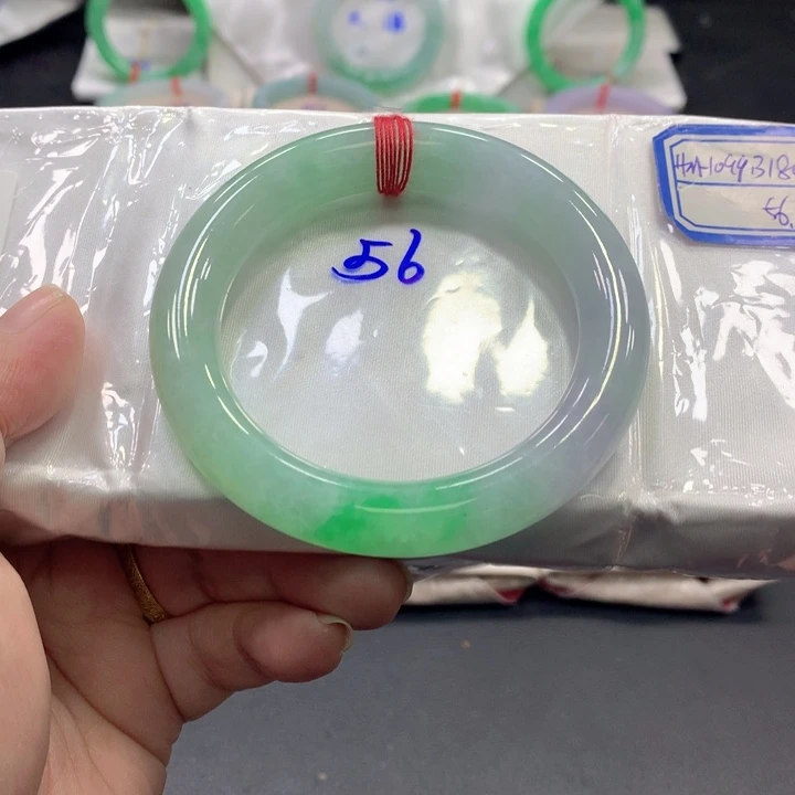 翡翠未镶嵌手镯56圈口