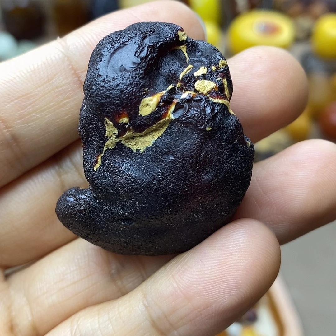 琥珀未镶嵌颈饰黑红妖琥珀原石14克