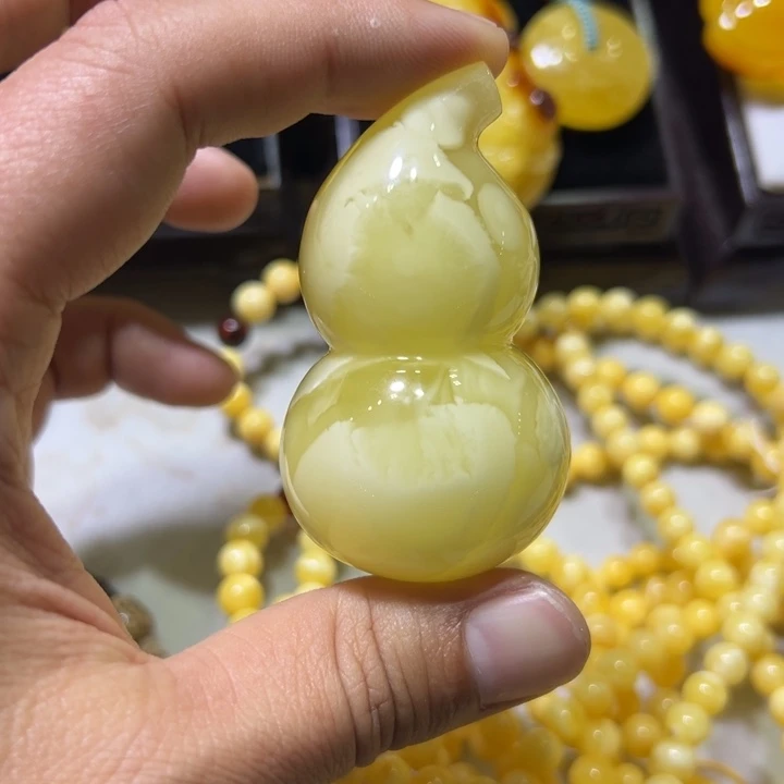 未镶嵌颈饰琥珀?****瘦琥珀吊坠