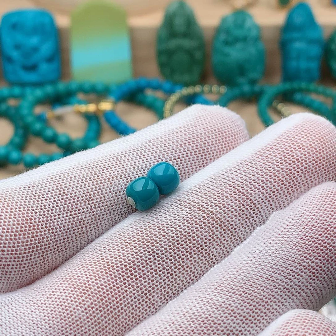 绿松石未镶嵌颈饰