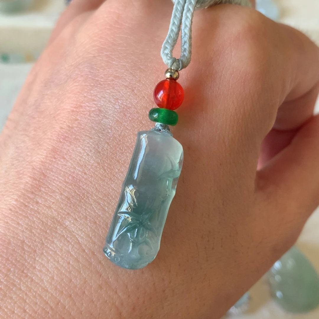 翡翠未镶嵌颈饰21