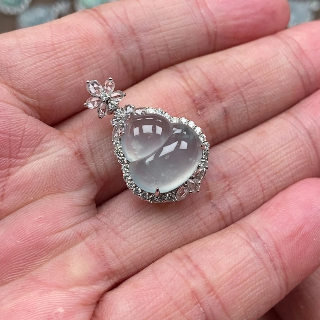 翡翠18K金镶嵌吊坠(不含链)葫芦