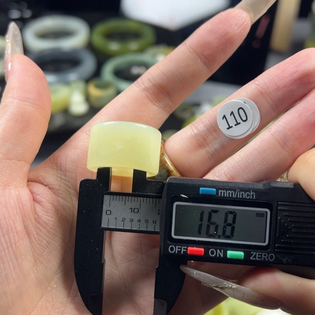 蛇纹石玉未镶嵌戒指