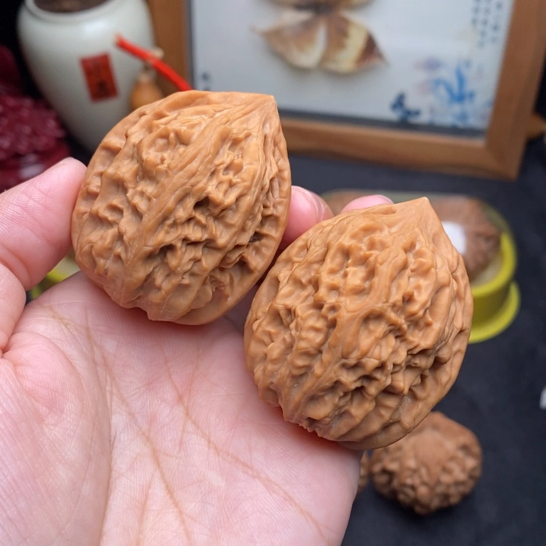 文玩核桃把件40鸡心
