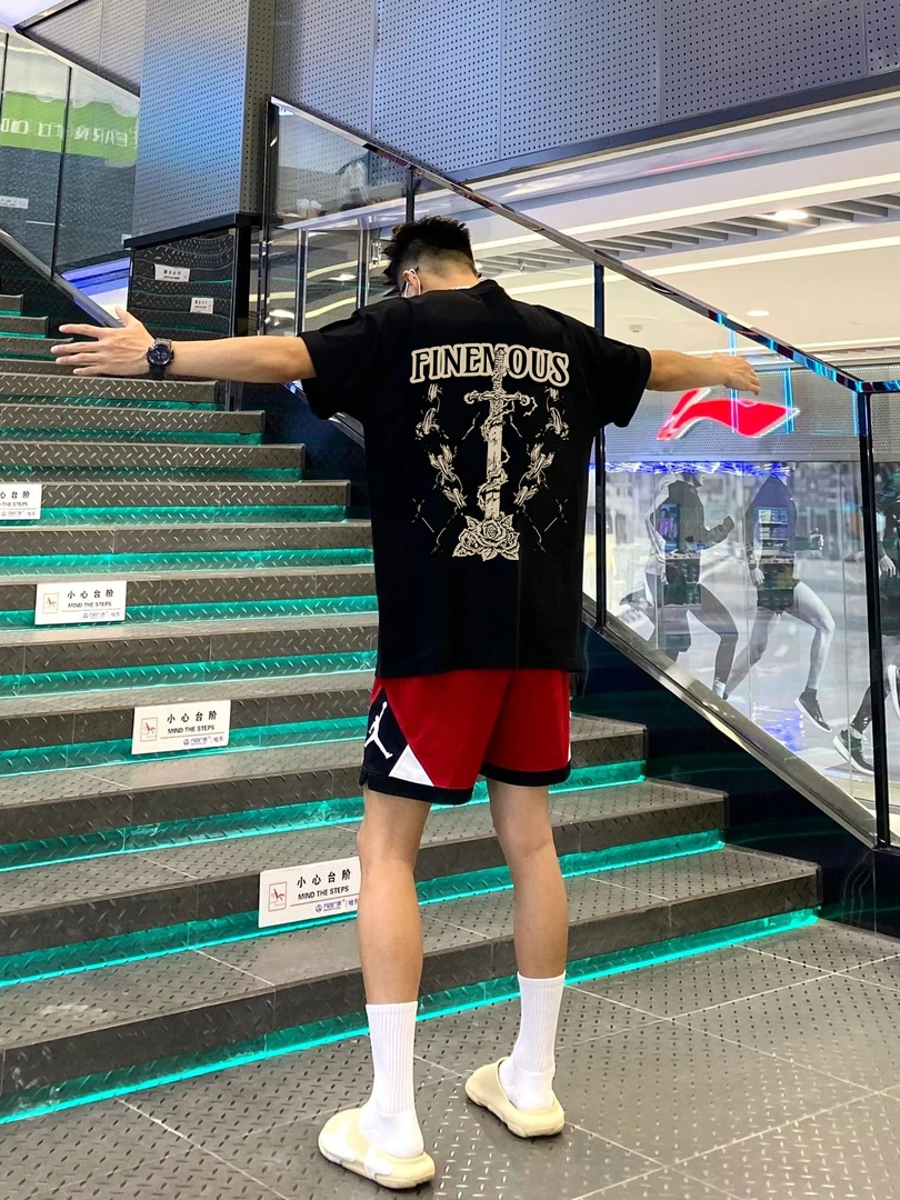 特大码300斤潮牌欧美设计感个性印花宽松大码上衣设计感短袖t恤男