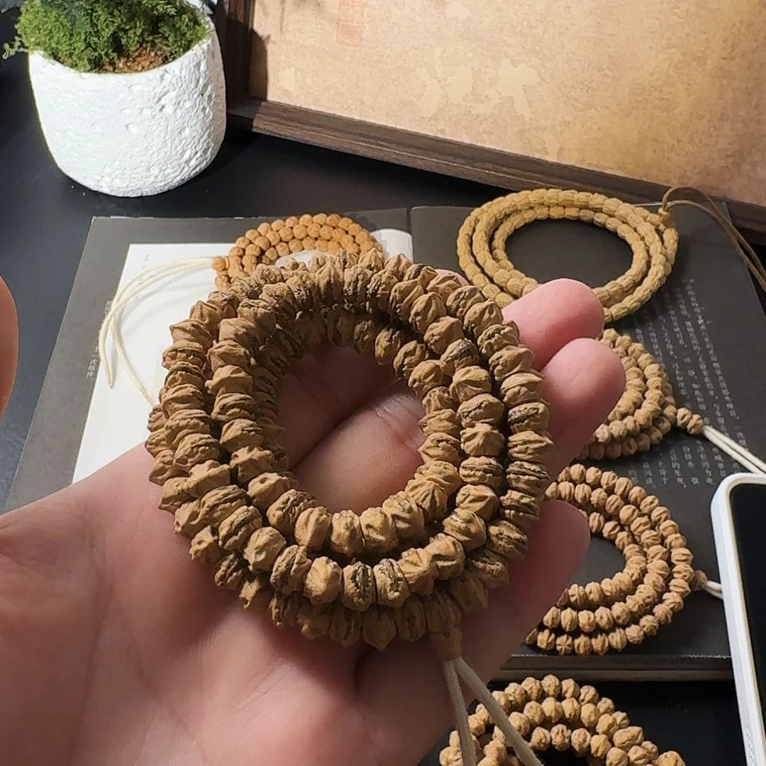 小***学柏香籽/百香籽吊坠藏花