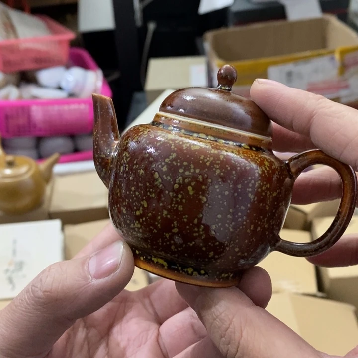 陶瓷艺术品及陶瓷壶