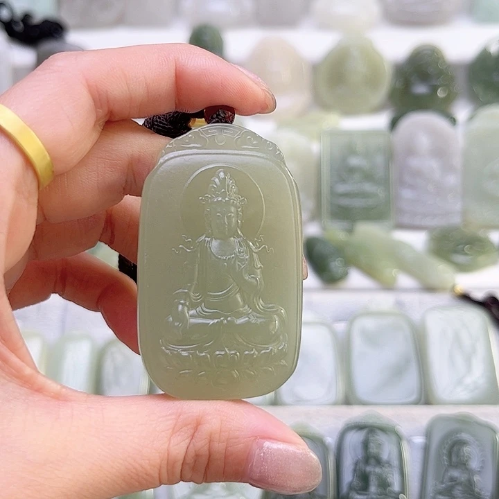 傻***和田玉未镶嵌颈饰