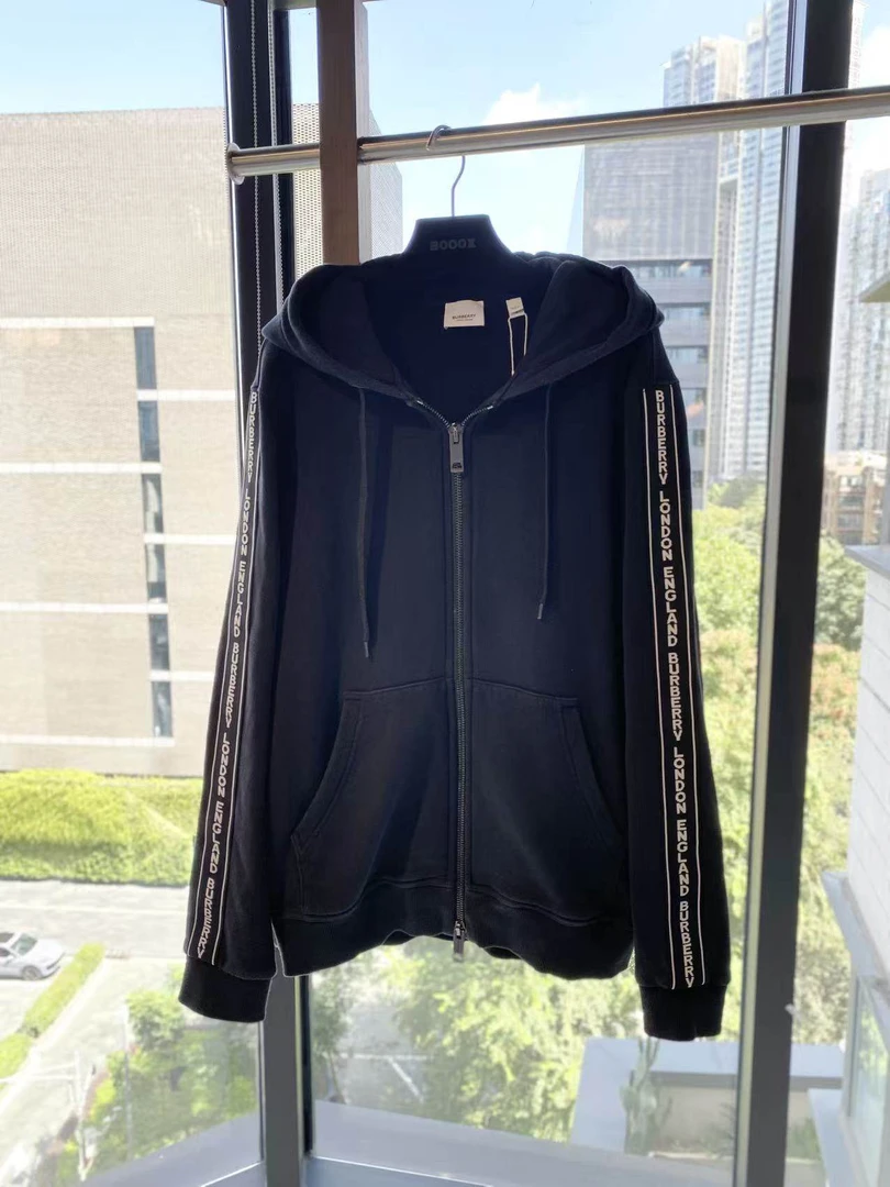 95新 BURBERRY/博柏利  wc044 棉 黑色串标logo外套 s码
