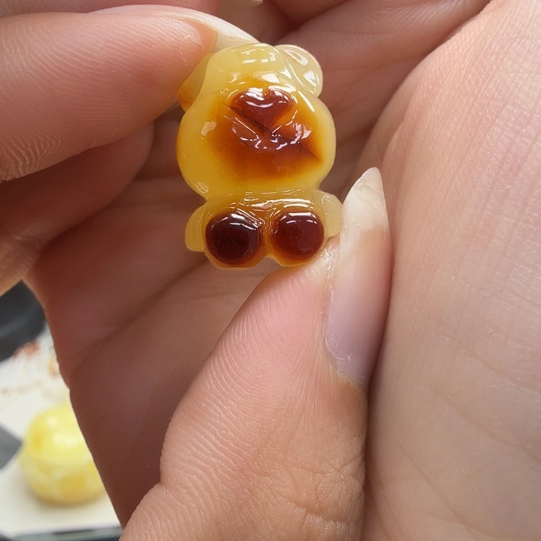 未镶嵌琥珀裸石你好