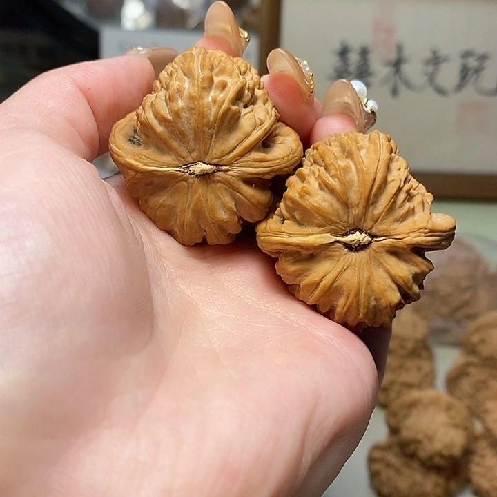 吊坠文玩核桃37三角白