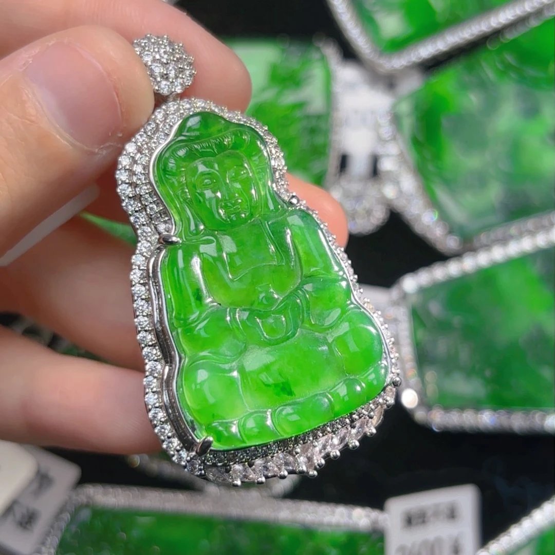 翡翠颈饰未镶嵌观音