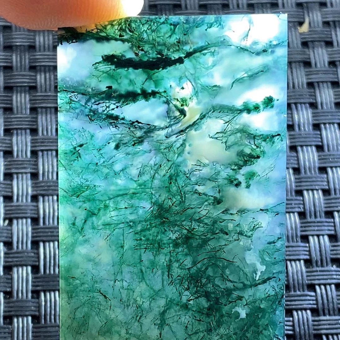 未镶嵌颈饰玛瑙/玉髓虎*?