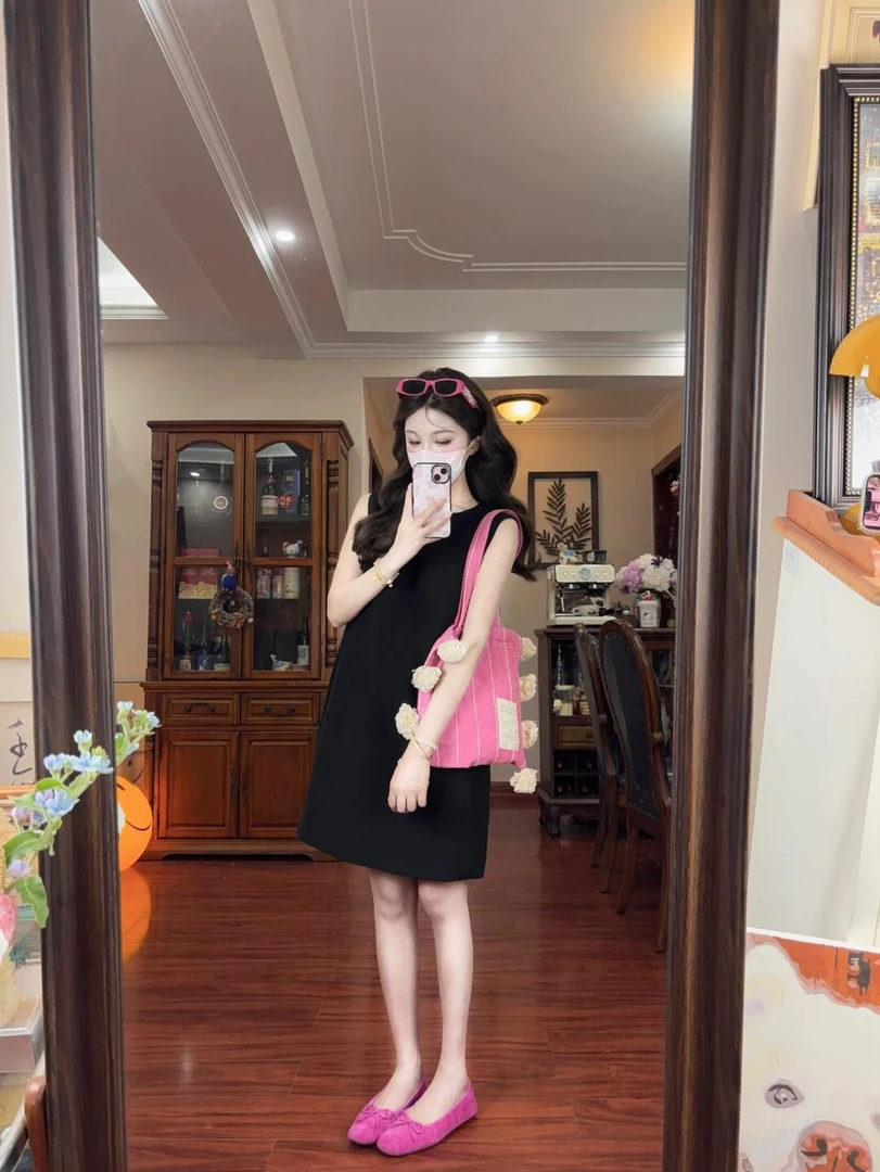 【乖乖女】时尚气质高级感通勤大女主不规则黑色连衣裙幂式穿搭显白