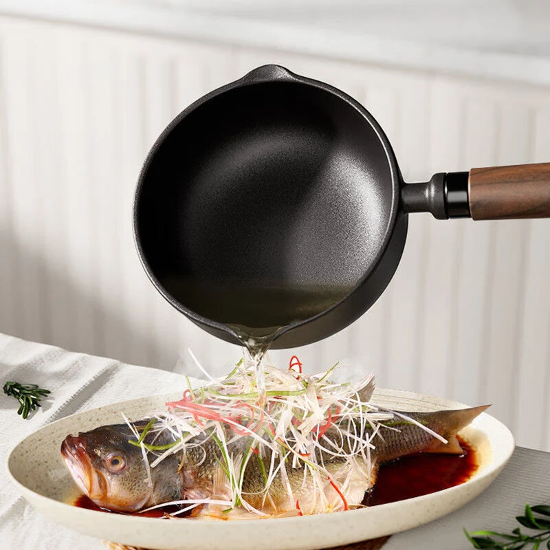 正宗章丘铁锅手工木把圆底鹰嘴防撒漏流畅泼油锅奶锅煎鸡蛋