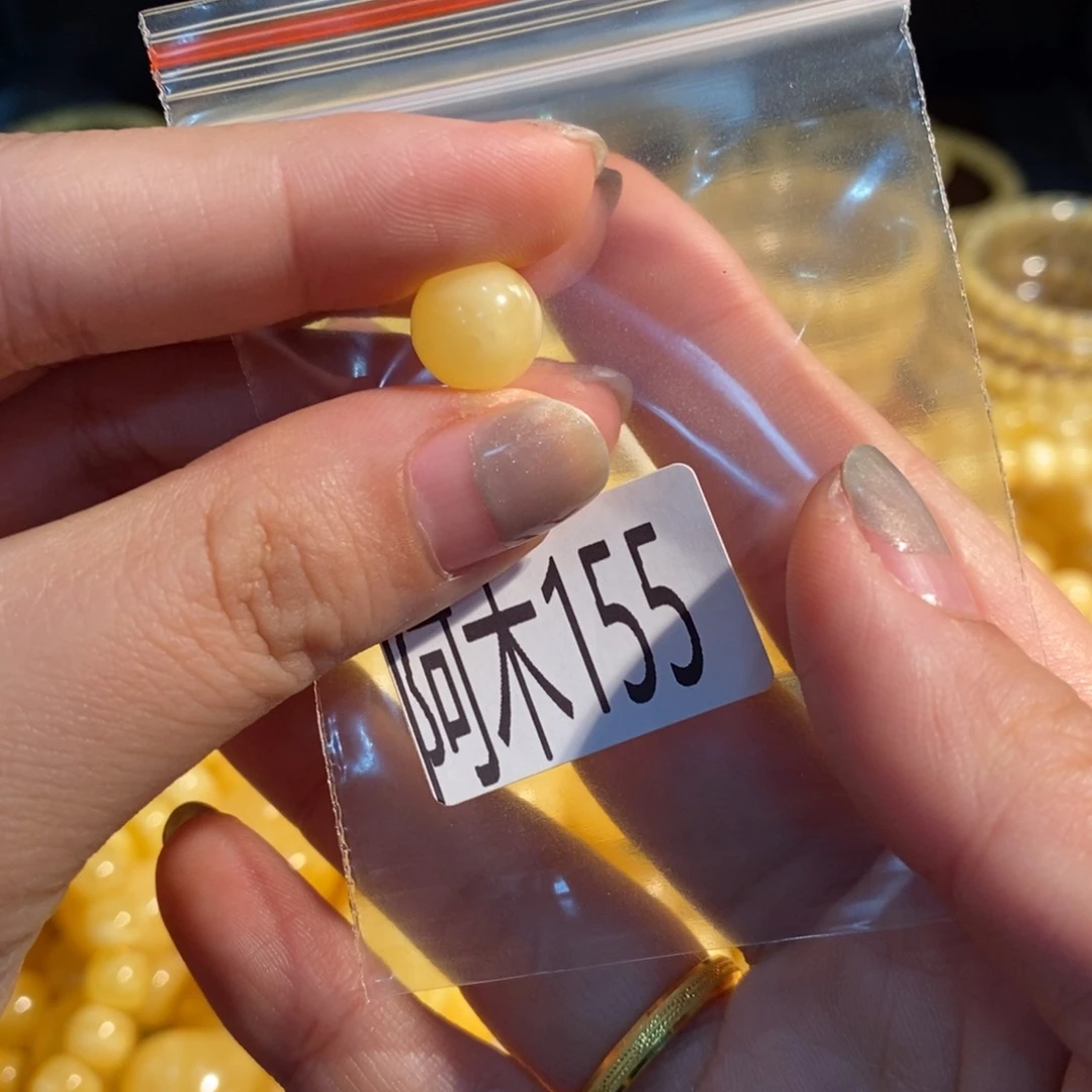未镶嵌琥珀珠宝奇石155