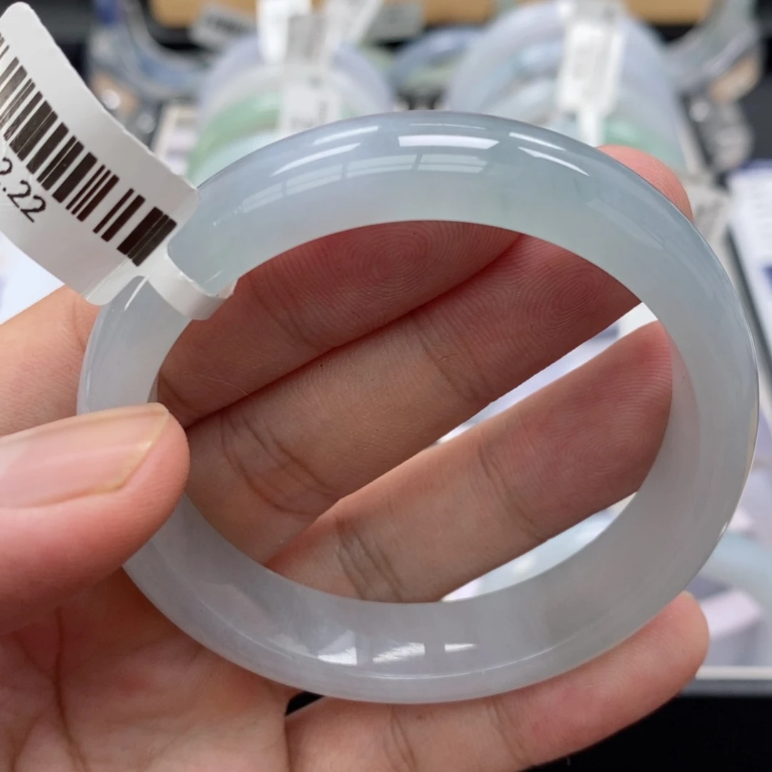 翡翠手镯未镶嵌手镯