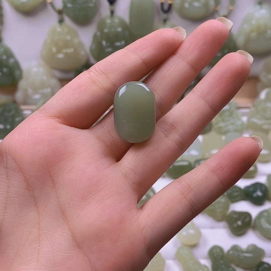 D***.和田玉未镶嵌颈饰