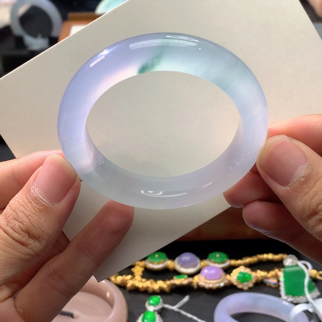 翡翠未镶嵌手镯正圈52