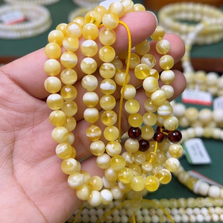 蜜蜡未镶嵌珠宝奇石