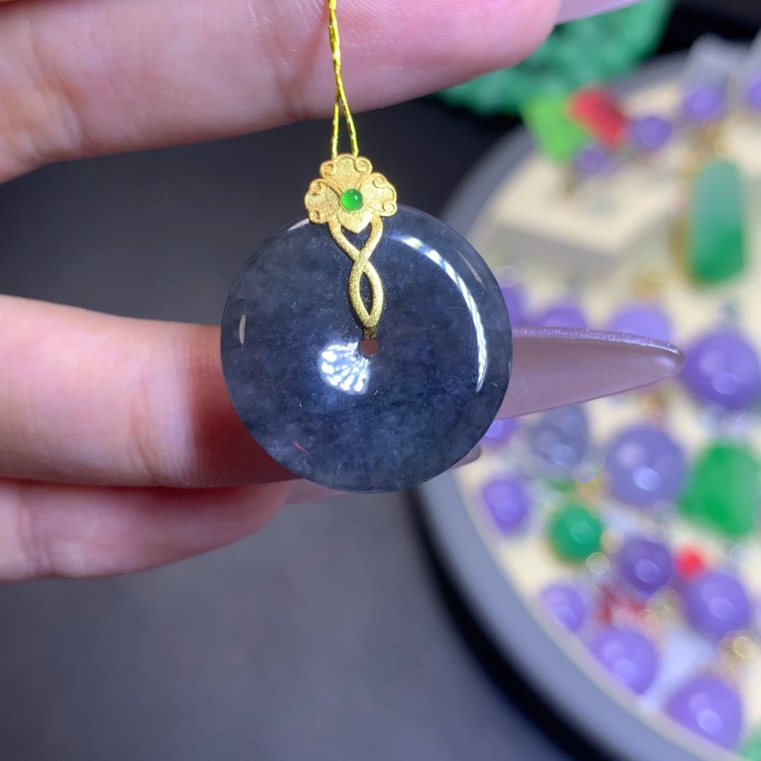 翡翠18K金镶嵌颈饰