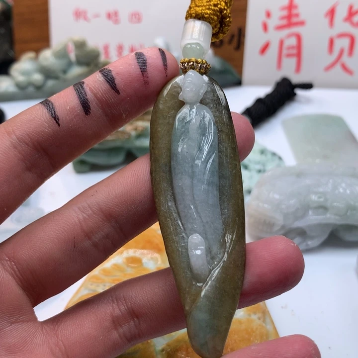 翡翠未镶嵌颈饰保真天然a货翡翠