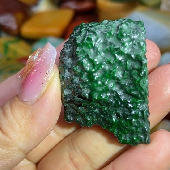翡翠未镶嵌颈饰缅甸